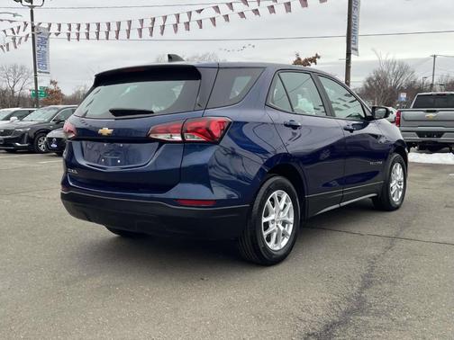 2023 Chevrolet Equinox LS