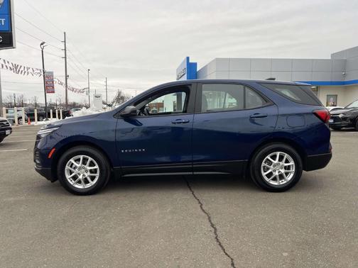 2023 Chevrolet Equinox LS