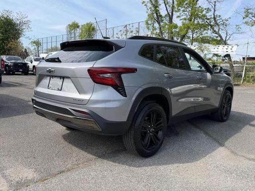 Sterling Gray Metallic 2024 Chevrolet Trax ACTIV