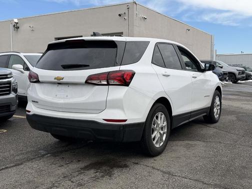 2023 Chevrolet Equinox LS