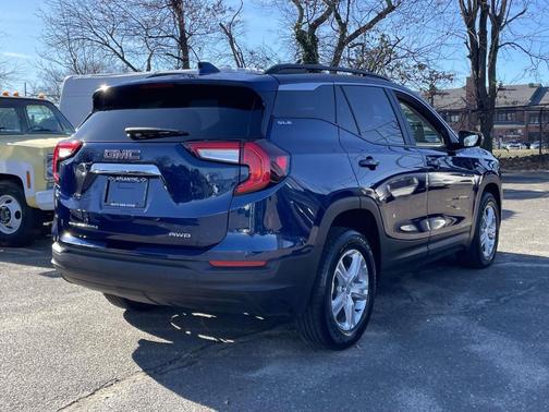 2023 GMC Terrain SLE