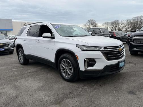 Summit White 2023 Chevrolet Traverse LT Cloth