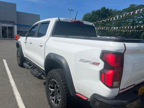 Summit White 2024 Chevrolet Colorado ZR2