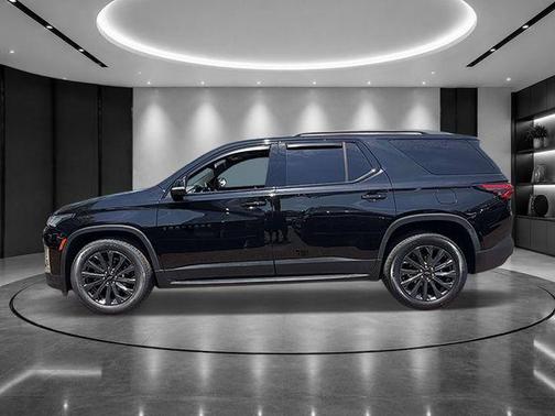 Black Metallic 2023 Chevrolet Traverse RS