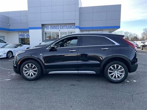 2022 Cadillac XT4 Premium Luxury