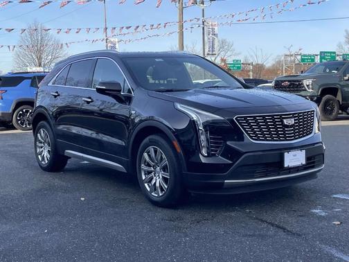2022 Cadillac XT4 Premium Luxury