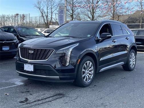 2022 Cadillac XT4 Premium Luxury