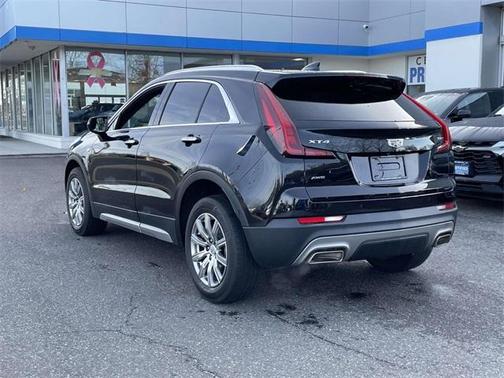 2022 Cadillac XT4 Premium Luxury