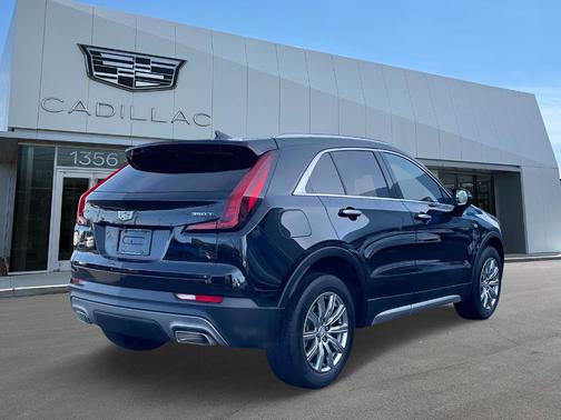 2022 Cadillac XT4 Premium Luxury