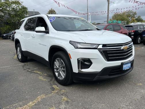 2023 Chevrolet Traverse LT Cloth