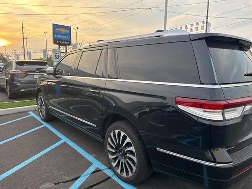 2023 Lincoln Navigator L Black Label