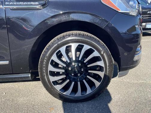 2023 Lincoln Navigator L Black Label