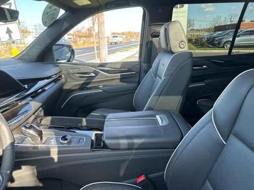 2024 Cadillac Escalade Sport