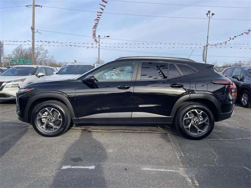 2025 Chevrolet Trax LT