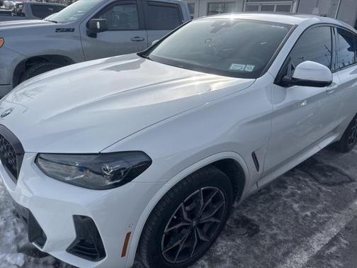 2025 BMW X4 xDrive30i