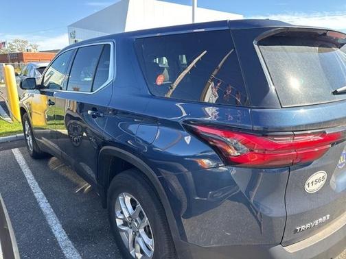 2023 Chevrolet Traverse LS