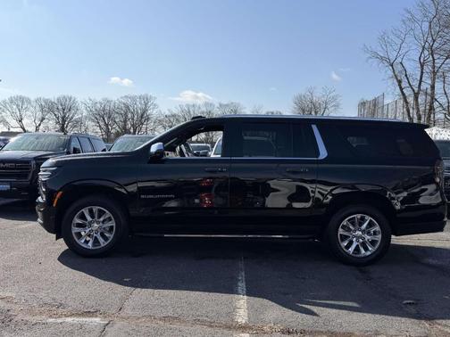 2025 Chevrolet Suburban Premier