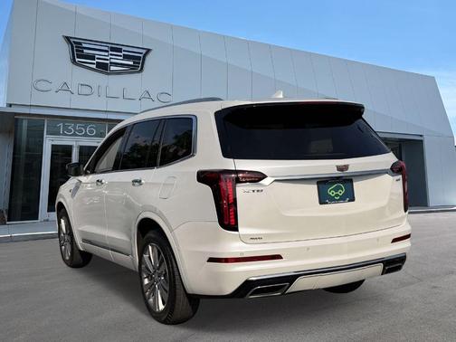 Crystal White 2022 Cadillac XT6 Premium Luxury AWD