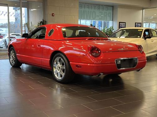 2004 Ford Thunderbird 
