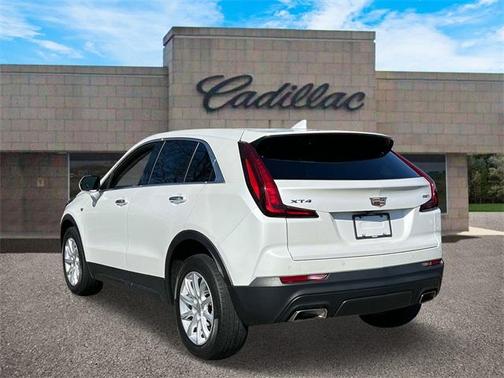 2022 Cadillac XT4 Luxury