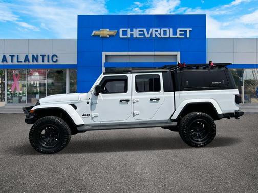 2022 Jeep Gladiator Overland