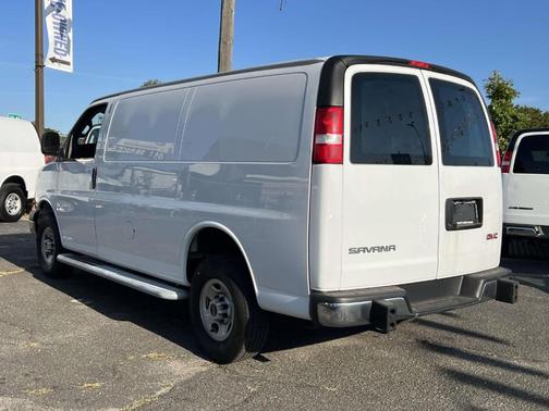 2023 GMC Savana 2500 Work Van