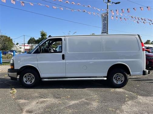 2023 GMC Savana 2500 Work Van