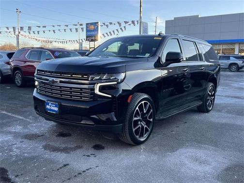 2023 Chevrolet Suburban RST