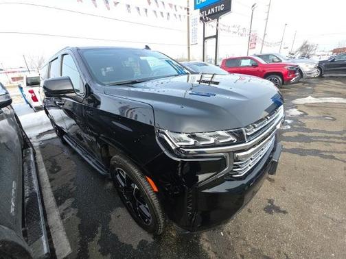 2023 Chevrolet Suburban RST