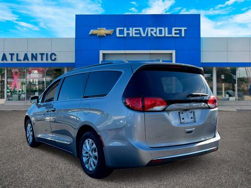 2019 Chrysler Pacifica Touring-L