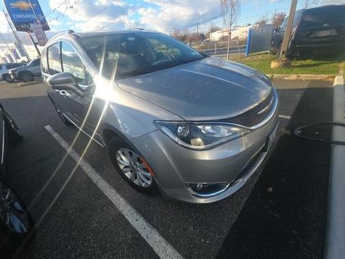 2019 Chrysler Pacifica Touring-L