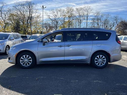 2019 Chrysler Pacifica Touring-L