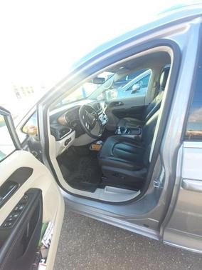 2019 Chrysler Pacifica Touring-L