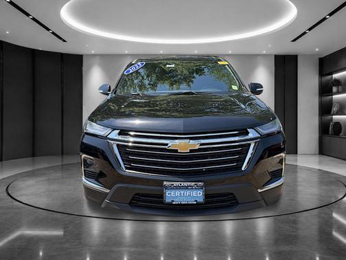 Black Metallic 2023 Chevrolet Traverse LT Cloth