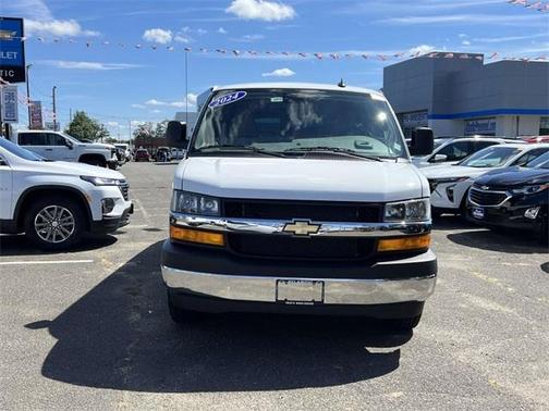 2024 Chevrolet Express 3500 LT