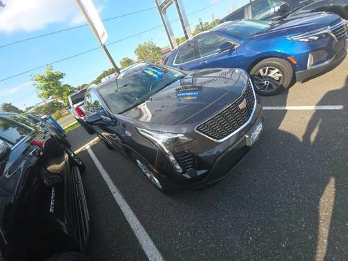 2023 Cadillac XT4 Luxury