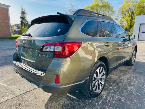 Green 2016 Subaru Outback 2.5i Limited