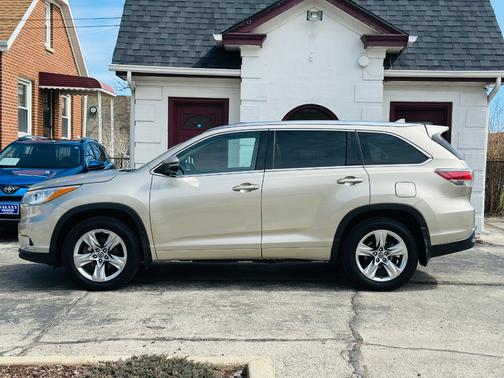 Gold 2016 Toyota Highlander Limited Platinum