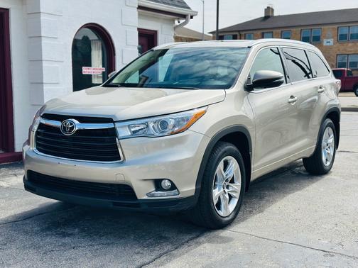 Gold 2016 Toyota Highlander Limited Platinum