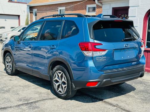 Blue 2019 Subaru Forester Premium