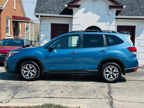 Blue 2019 Subaru Forester Premium