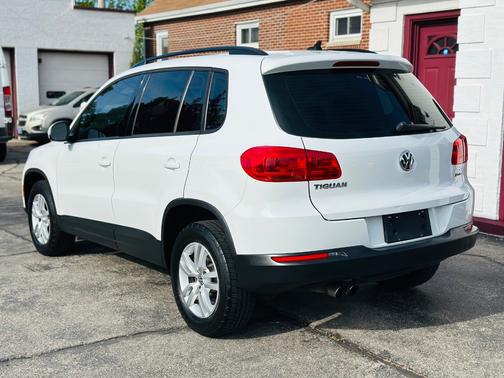 White 2017 Volkswagen Tiguan 2.0T S