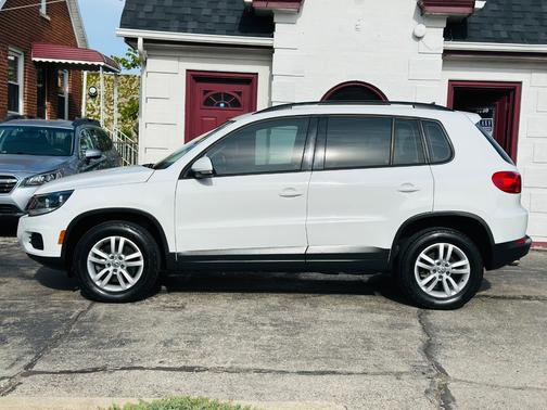 White 2017 Volkswagen Tiguan 2.0T S