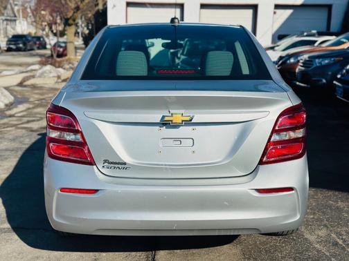 2018 Chevrolet Sonic LS