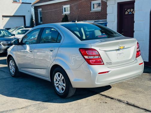 2018 Chevrolet Sonic LS