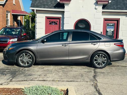 2017 Toyota Camry SE