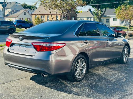 2017 Toyota Camry SE