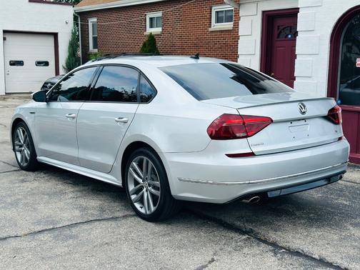 2018 Volkswagen Passat 2.0T R-Line