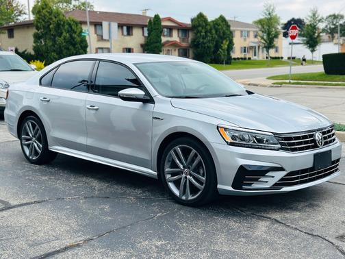 2018 Volkswagen Passat 2.0T R-Line