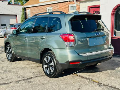 Green 2018 Subaru Forester 2.5i Premium
